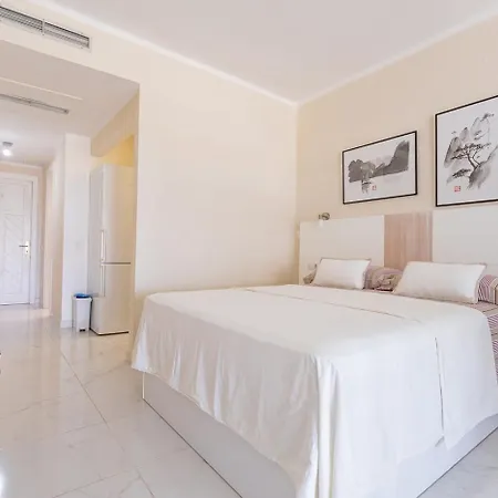 Luxury In Beachfront Complex In El Duque Area, Appartamento Costa Adeje (Tenerife)