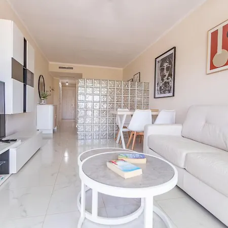Daire Luxury In Beachfront Complex In El Duque Area, Costa Adeje